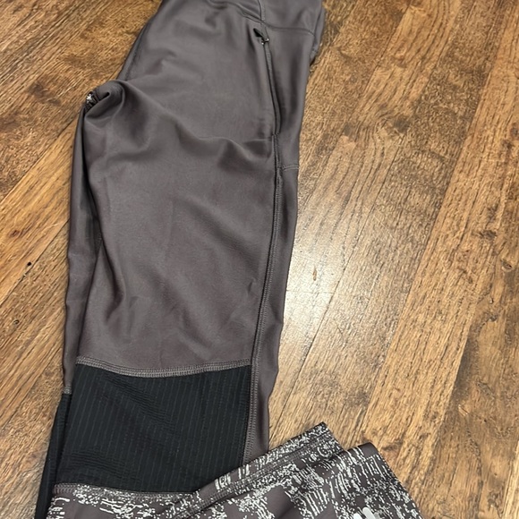 UNDER ARMOUR COMPRESSION PANTS #1417, size medium - Picture 7 of 8